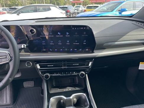 New 2026 Chevrolet Traverse LT w/ Midnight/Sport Edition image 3