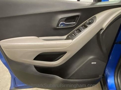 Used 2015 Chevrolet Trax LT w/ LT Sun and Sound Package image 13