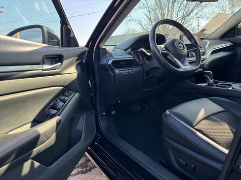 Certified 2025 Nissan Altima 2.5 SR image 13