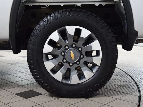 Used 2022 Chevrolet Silverado 2500 Custom w/ Custom Value Package AWD/4WD image 28