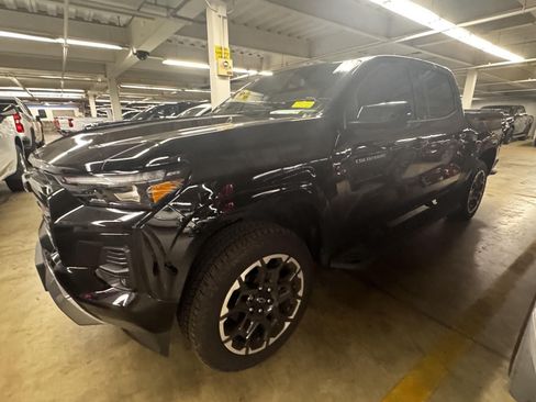 Certified 2026 Chevrolet Colorado Z71 w/ Z71 Convenience Package 2 AWD/4WD image 2