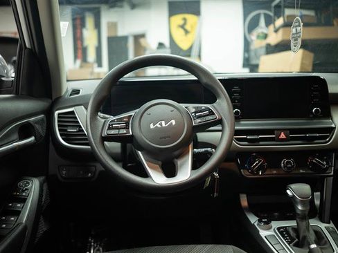 Used 2026 Kia Seltos LX AWD/4WD image 16