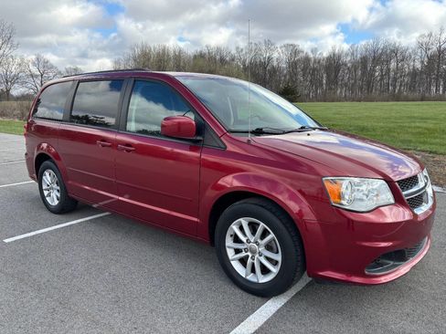 Used 2015 Dodge Grand Caravan SXT FWD image 4