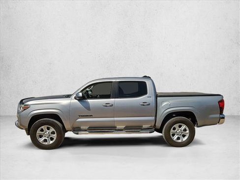 Used 2018 Toyota Tacoma SR5 RWD image 9