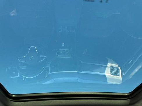 Used 2022 Volkswagen Atlas Cross Sport SEL Premium R-Line image 5