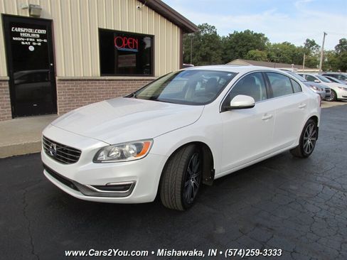 Used 2017 Volvo S60 T5 Inscription image 4