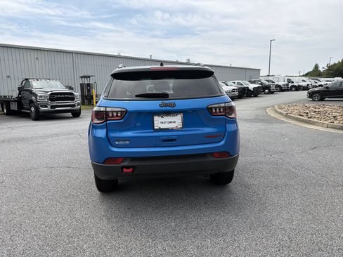 Used 2024 Jeep Compass Trailhawk AWD/4WD image 7
