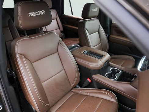 Used 2021 Chevrolet Tahoe High Country w/ Premium Package RWD image 36