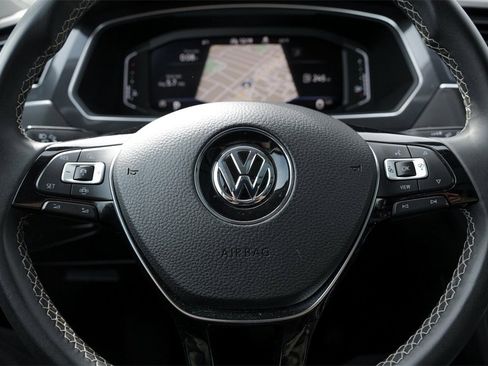 Used 2021 Volkswagen Tiguan SEL image 11