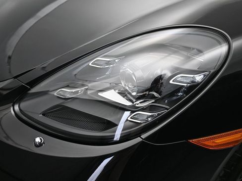 Certified 2024 Porsche 718 Boxster RWD image 28