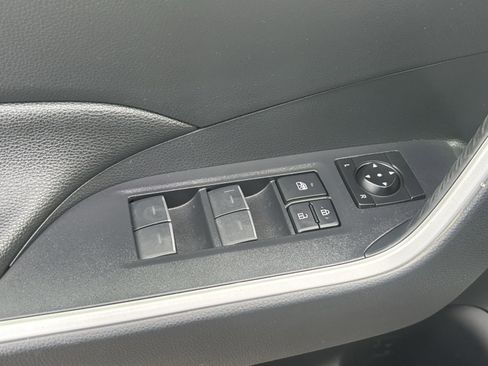 Used 2023 Toyota RAV4 XLE Premium image 17