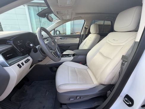 Used 2023 Cadillac XT5 Premium Luxury w/ Technology Package FWD image 10