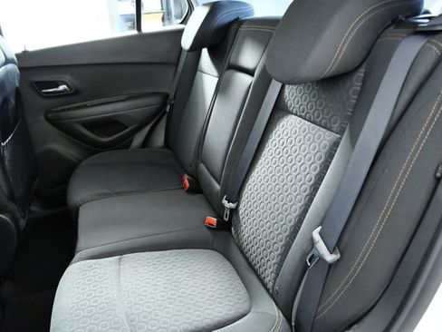 Used 2017 Chevrolet Trax LS AWD/4WD image 15