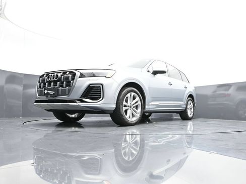 Used 2025 Audi Q7 3.0T Premium Plus AWD/4WD image 54