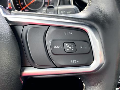 Used 2018 Jeep Wrangler Unlimited Sahara w/ Dual Top Group AWD/4WD image 25