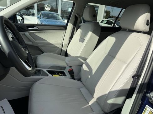 Used 2023 Volkswagen Tiguan SE image 12