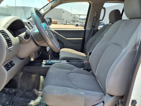 Used 2018 Nissan Frontier SV RWD image 21