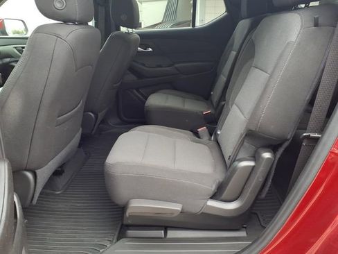 Used 2023 Chevrolet Traverse LT FWD image 7
