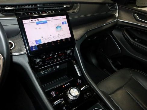Used 2023 Jeep Grand Cherokee Overland image 31