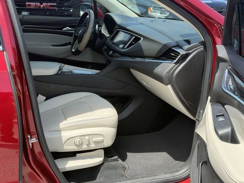 Used 2024 Buick Enclave Essence w/ Sport Touring Edition image 17