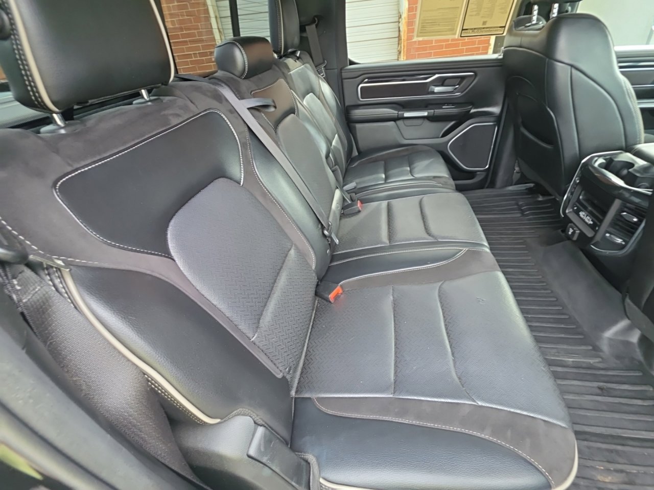 Used 2019 RAM 1500 Laramie AWD/4WD image 22