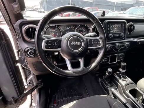 Used 2019 Jeep Wrangler Sport AWD/4WD image 6