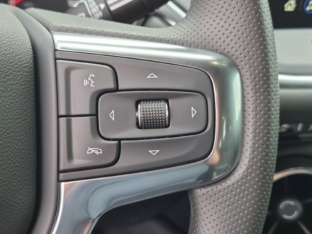 New 2026 Chevrolet Blazer LT w/ Convenience Package FWD image 18