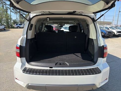 Used 2022 Nissan Armada SL w/ Captain's Chairs Package image 14