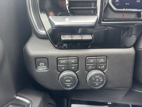 Used 2026 Chevrolet Silverado 1500 LTZ AWD/4WD image 16