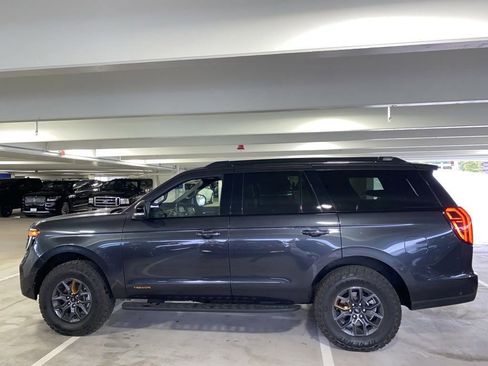 Used 2025 Ford Expedition Tremor AWD/4WD image 2