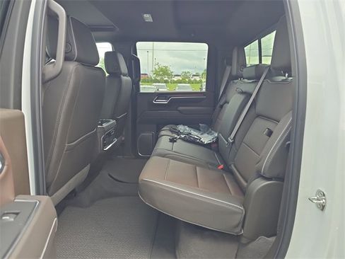 New 2025 GMC Sierra 2500 Denali w/ Denali Reserve Package image 17