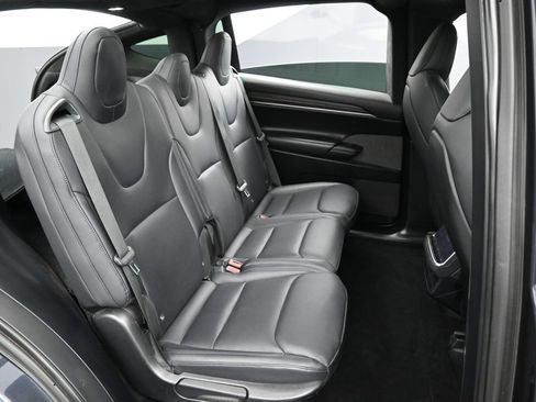 Used 2024 Tesla Model X AWD/4WD image 31