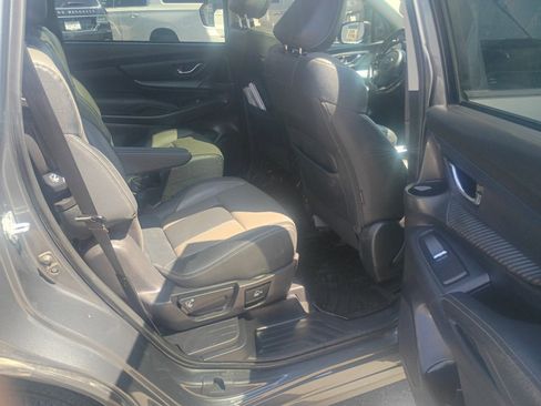 Used 2022 Subaru Ascent Onyx Edition AWD/4WD image 16