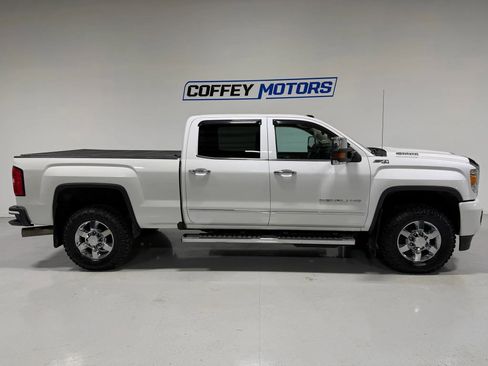 Used 2018 GMC Sierra 3500 Denali image 7