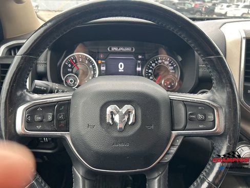 Used 2019 RAM 1500 Laramie AWD/4WD image 10