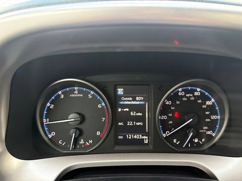 Used 2017 Toyota RAV4 LE FWD image 24