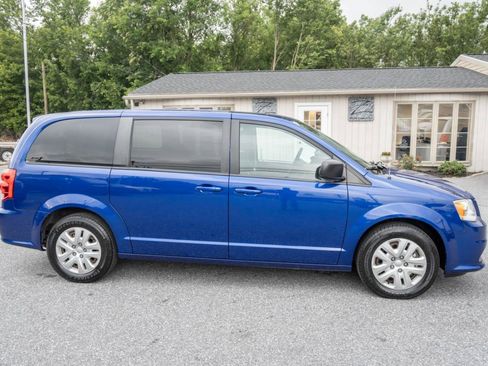 Used 2018 Dodge Grand Caravan SE w/ UConnect Hands-Free Group FWD image 11
