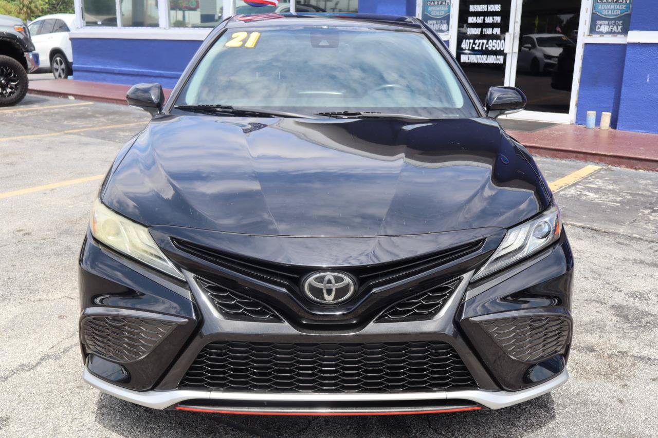 Used 2021 Toyota Camry XSE FWD image 9