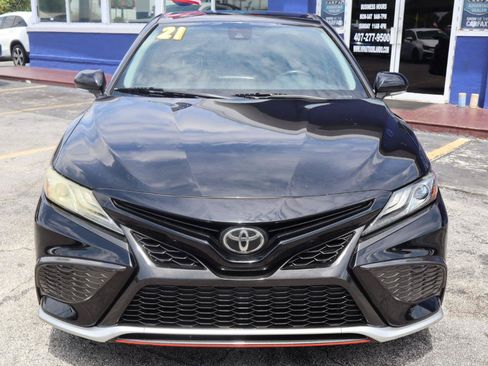 Used 2021 Toyota Camry XSE FWD image 9