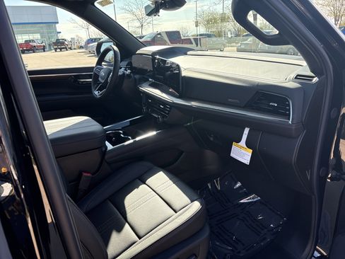 New 2026 Chevrolet Tahoe High Country AWD/4WD image 17
