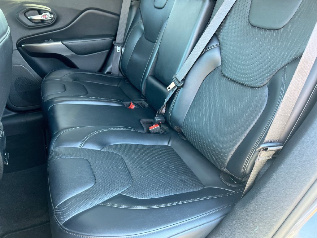 Used 2020 Jeep Cherokee Limited AWD/4WD image 31