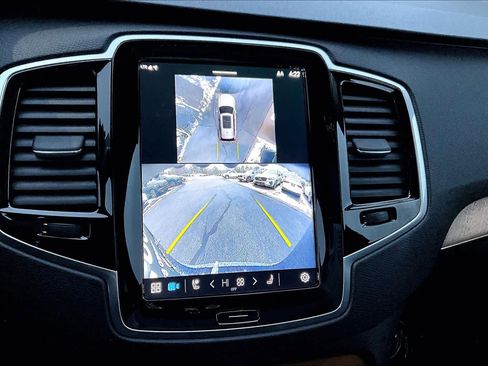 Certified 2024 Volvo XC90 B6 Plus w/ Protection Package Premier image 27