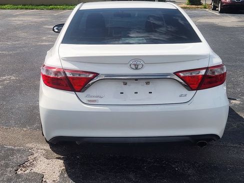 Used 2017 Toyota Camry SE FWD image 5