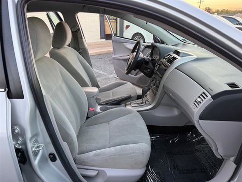 Used 2013 Toyota Corolla LE Special Edition image 12