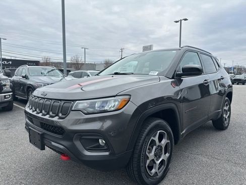 Used 2022 Jeep Compass Trailhawk w/ Trailhawk Convenience Group image 2