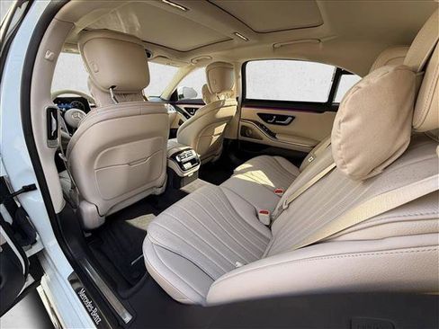 Used 2023 Mercedes-Benz S 500 4MATIC image 11