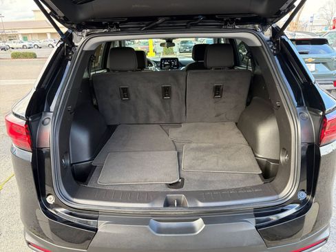 Used 2025 Chevrolet Blazer LT image 32