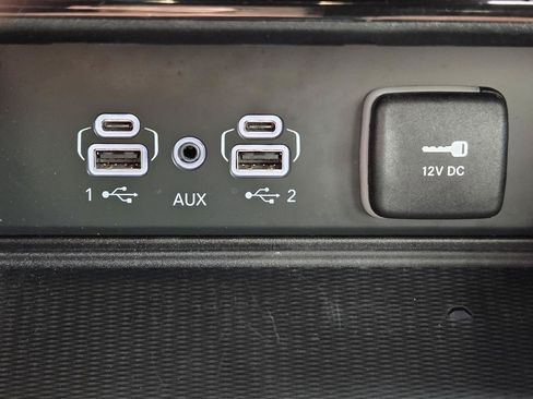 Used 2023 Jeep Grand Cherokee Altitude AWD/4WD image 27