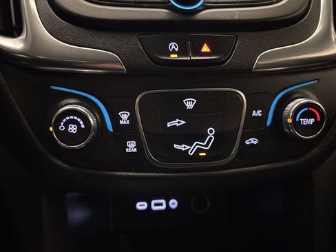 Used 2022 Chevrolet Equinox LT image 21