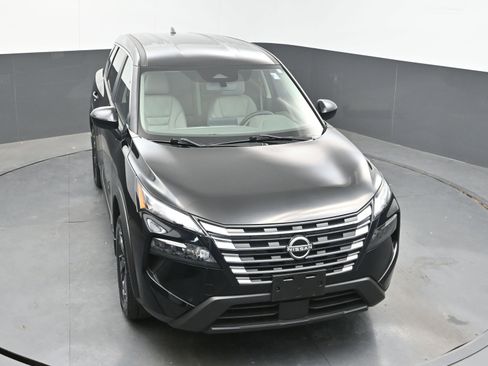 Certified 2024 Nissan Rogue SV image 31